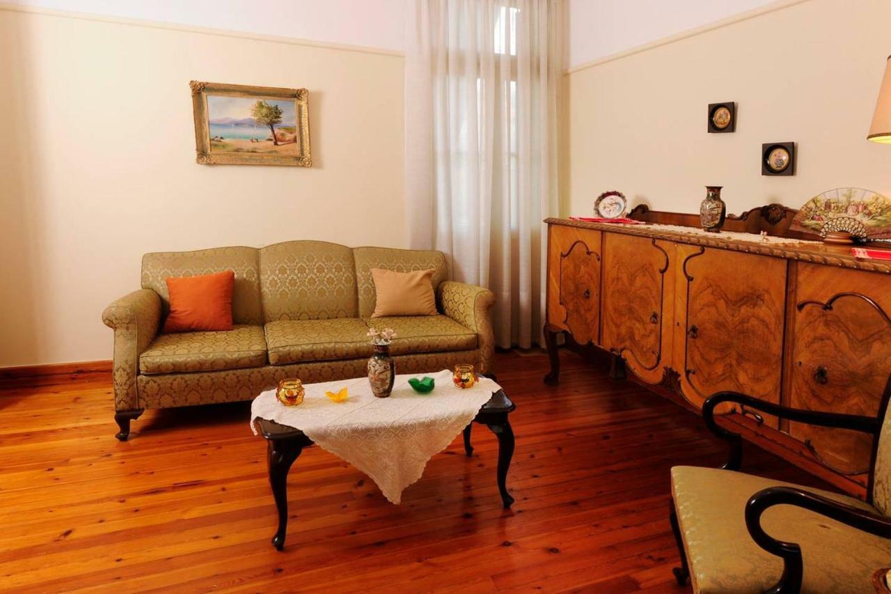 Zeta'S Vintage House In The Centre Of Sparta Exterior photo